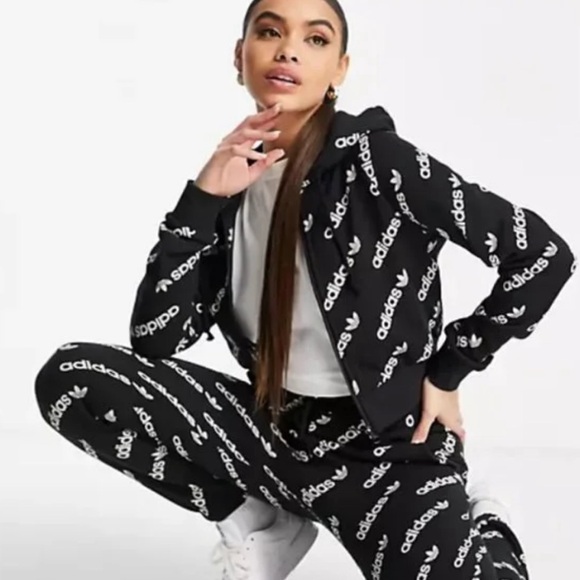 Adidas set 🖤🤍 - Picture 2 of 8